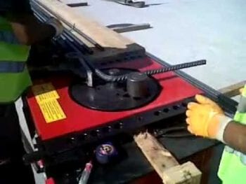 şantiyede demir bükme